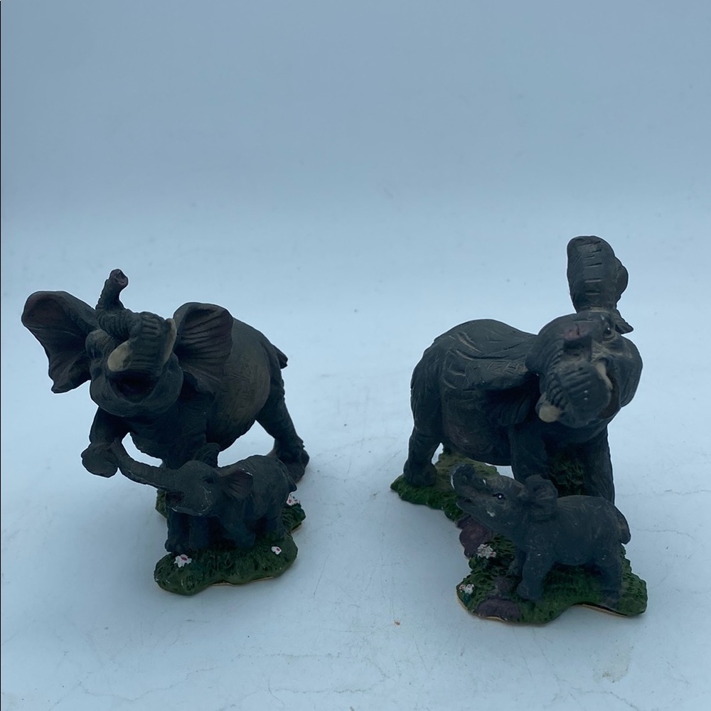 VTG set of elephants and their babies trunks up felt bottom 3x3” Figurines